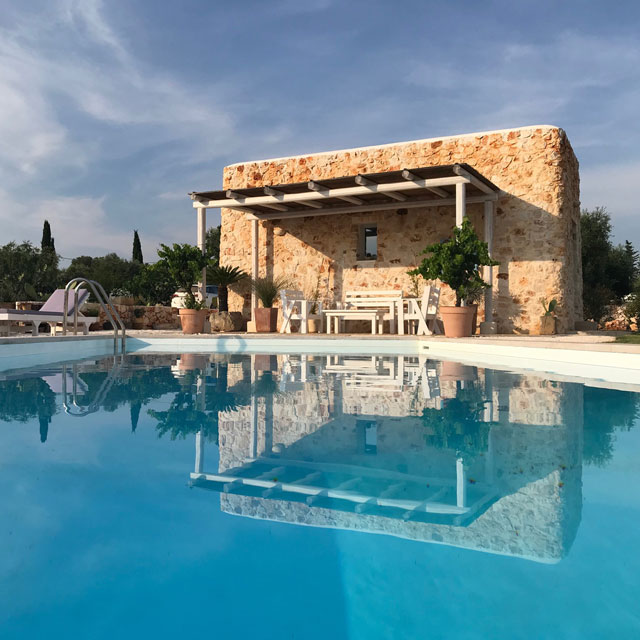 Accommodation with swimming pool and other luxury features